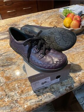 Ziera Allsorts Purple Leather Lace-Up Women's Casual shoe